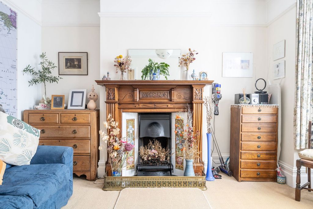 Property photo 3 of 37