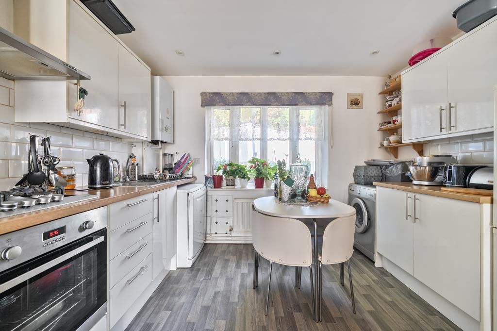 Property photo 2 of 23 Kitchen