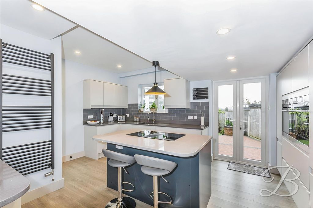 Property photo 3 of 38 Kitchen