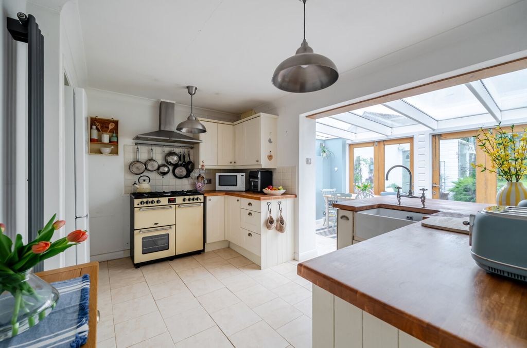 Property photo 3 of 29 1464228-11-6A0B49...