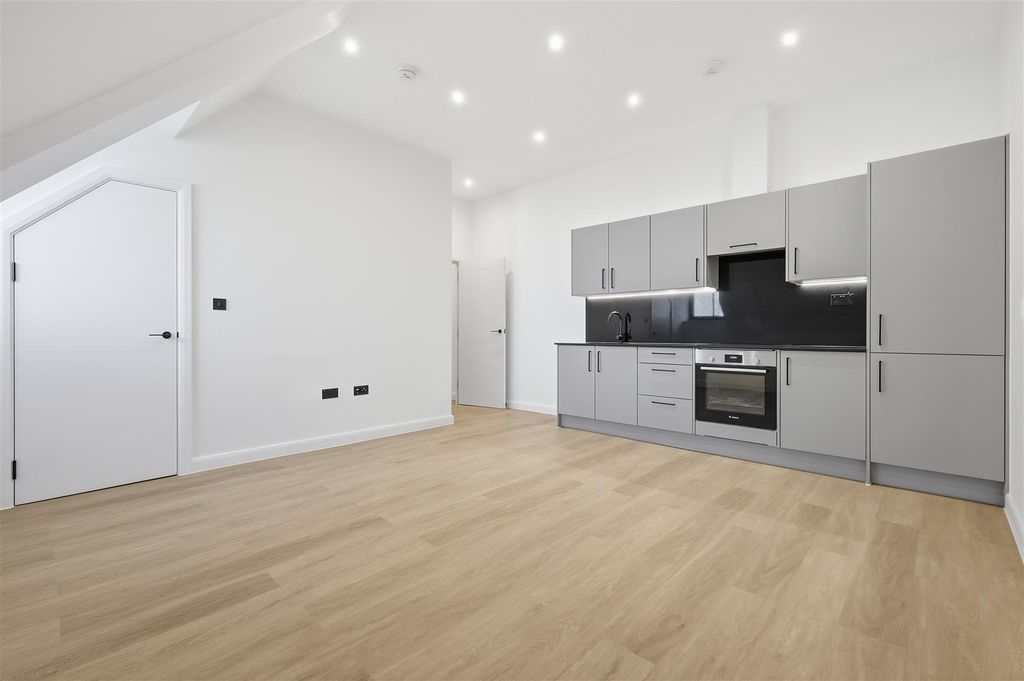 Property photo 2 of 13 003_Img_0780.Jpg