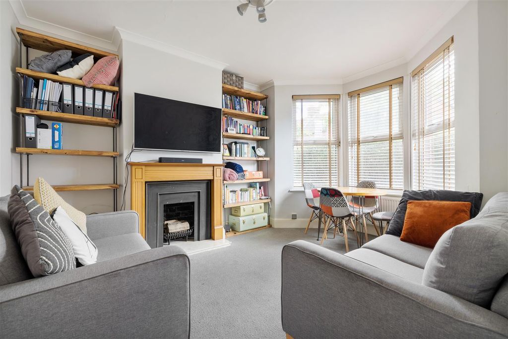 Property photo 2 of 21