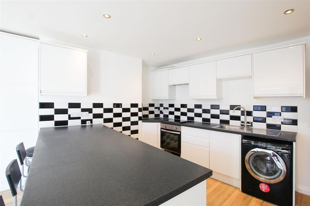 Property photo 3 of 12 Img_8569.Jpg