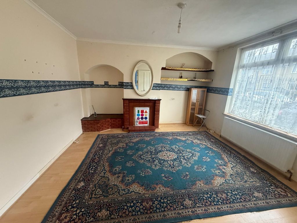 Property photo 1 of 5