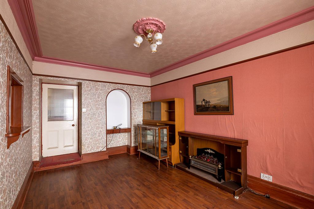 Property photo 2 of 25