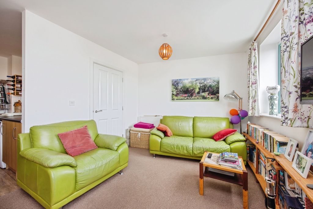 Property photo 2 of 17 Photo