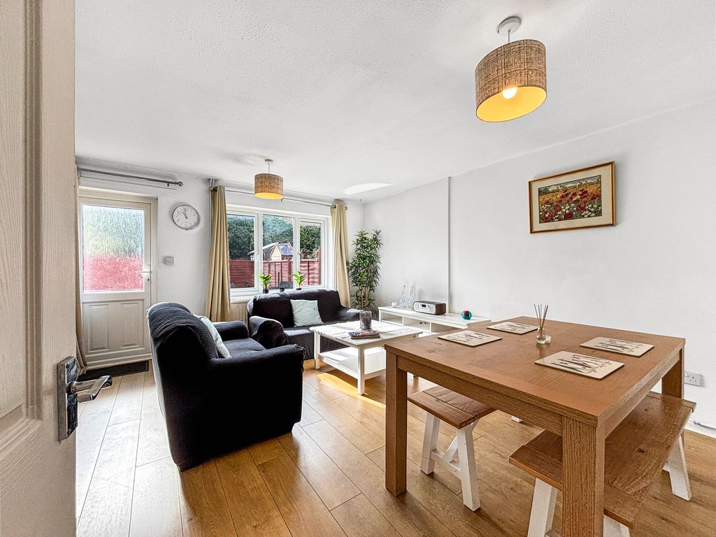 Property photo 2 of 19 04833c88F1Ceda11d731c2Eae54704250d38cd89