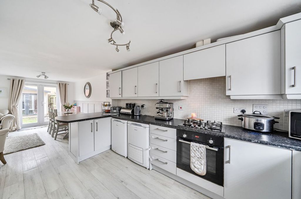 Property photo 2 of 11 1397584116964d21d3B135