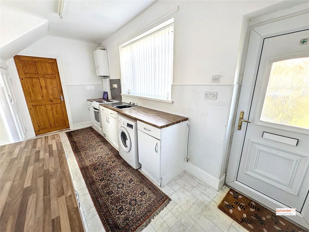 Property photo 3 of 21 Picture No. 17