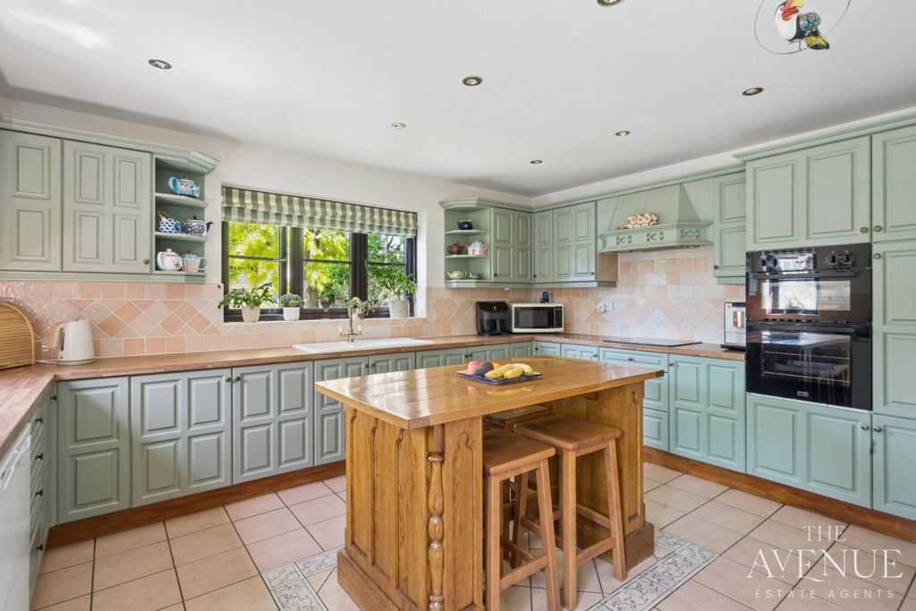 Property photo 2 of 24 5147495