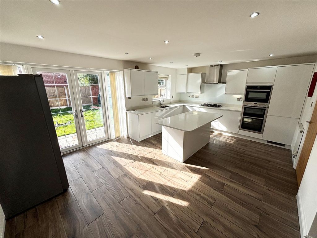 Property photo 1 of 25