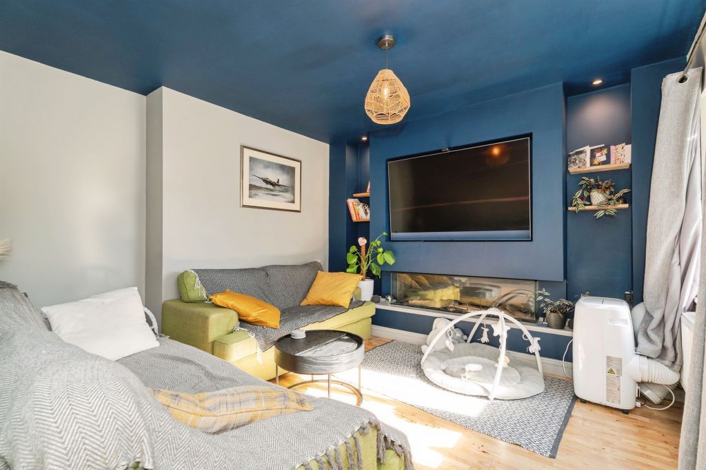 Property photo 2 of 17