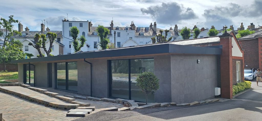 Property photo 3 of 4