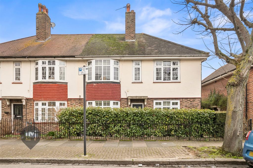 Property photo 1 of 7 External