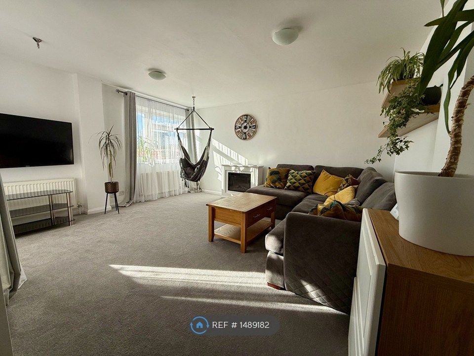 Property photo 2 of 30