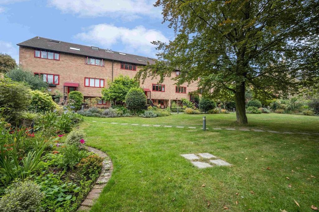 Property photo 3 of 18