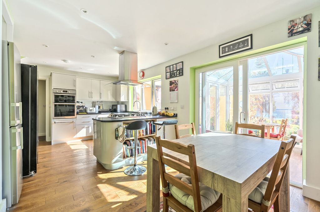 Property photo 3 of 15 1319923-15-686F8A...