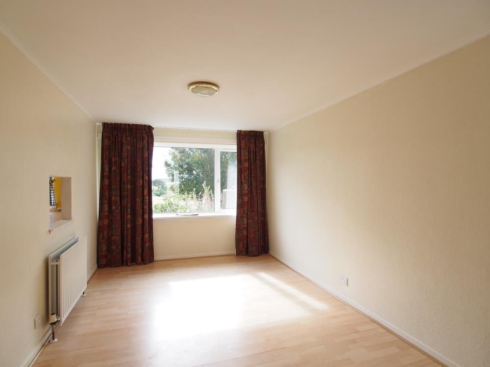 Property photo 3 of 6 Bedroom