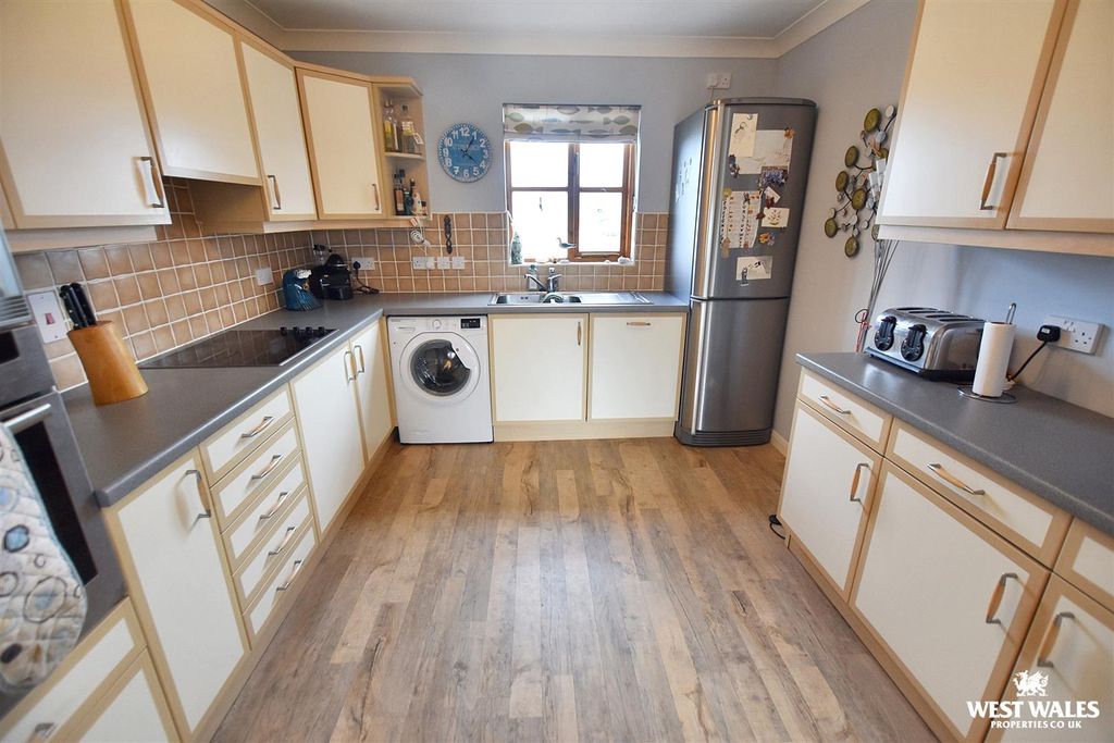 Property photo 3 of 21 14 (5).Jpg