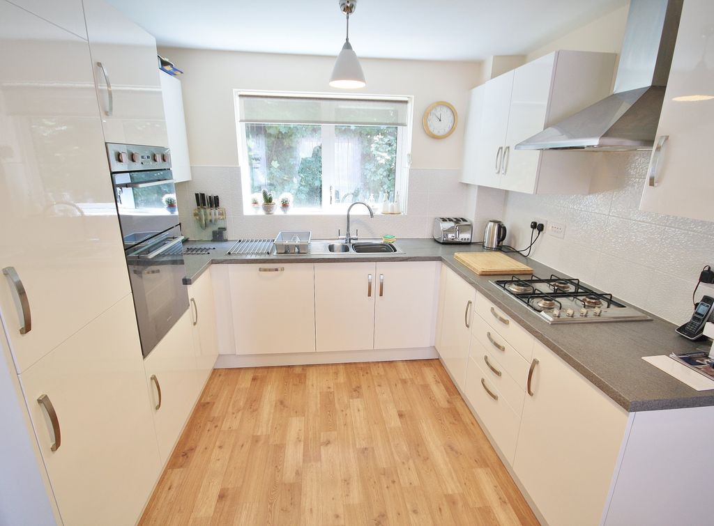 Property photo 2 of 15 Kitchen