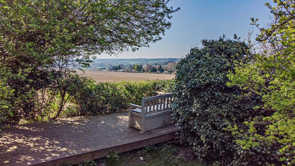 Property photo 3 of 23 Garden/View
