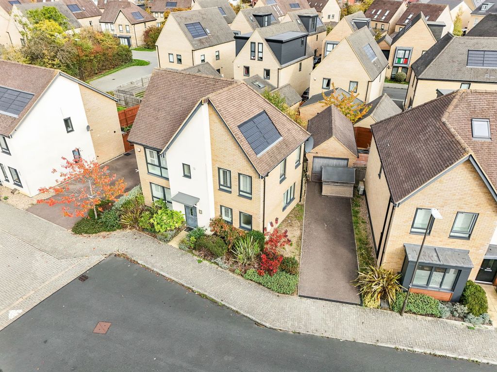 Property photo 2 of 27