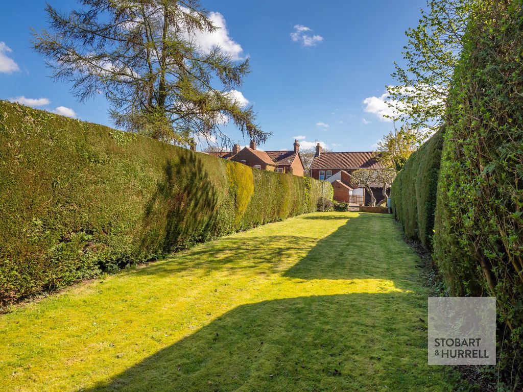 Property photo 2 of 23 Distant Rear