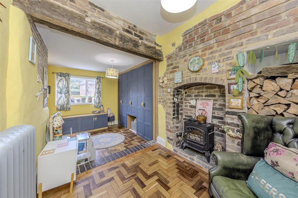 Property photo 3 of 57 Snug