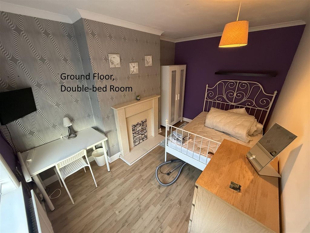 Property photo 1 of 12 Bedroom No5_3.Jpg