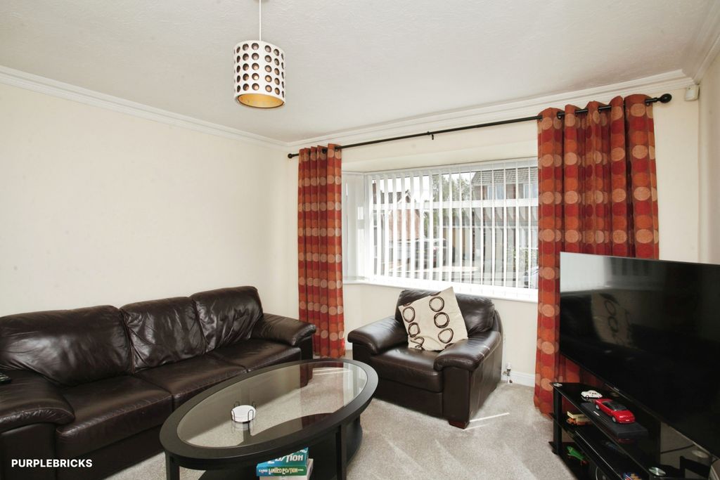 Property photo 2 of 21 Lounge