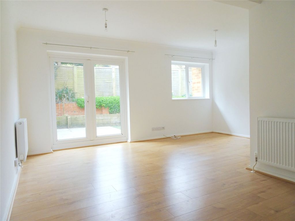 Property photo 3 of 8 Picture No. 04