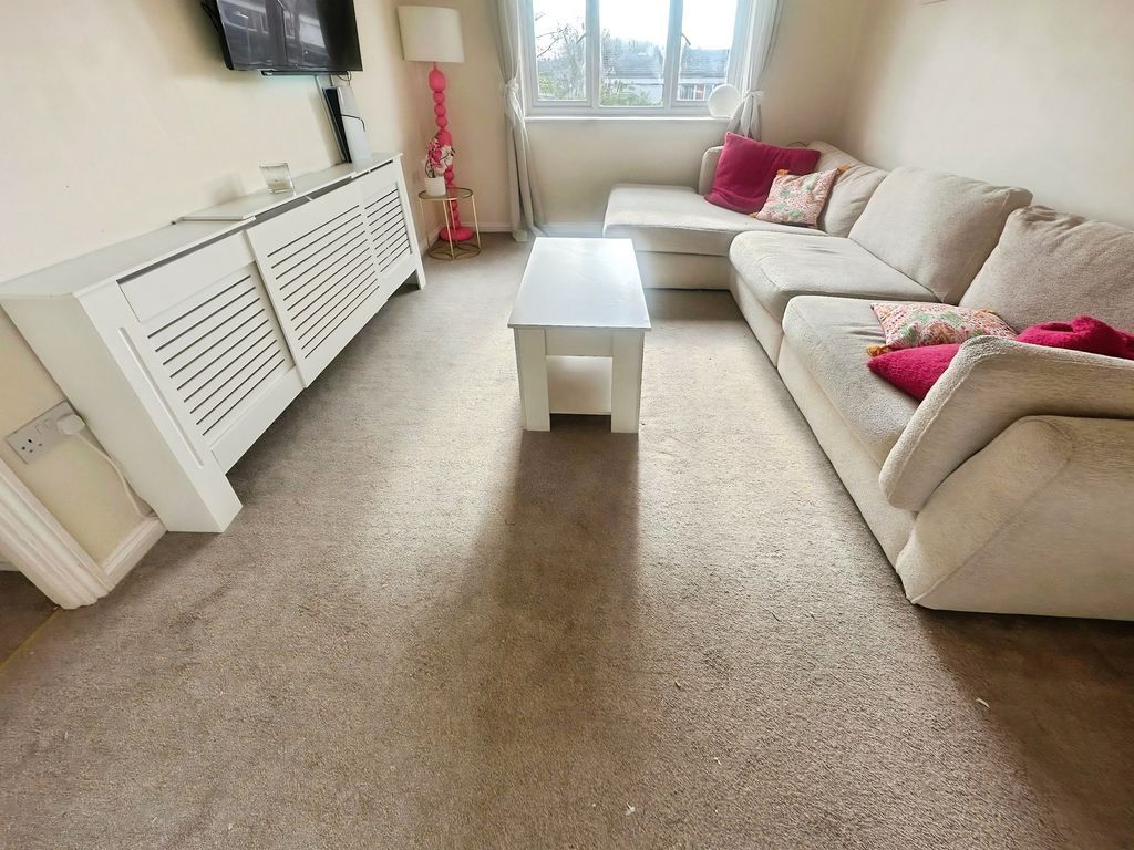 Property photo 2 of 9 Photo 4