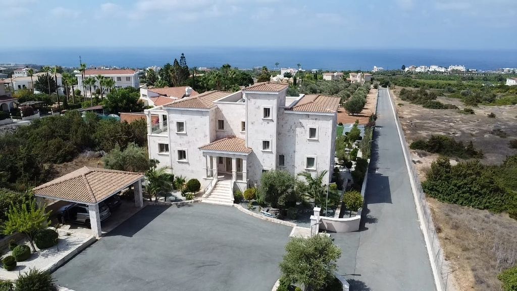 Property photo 3 of 22