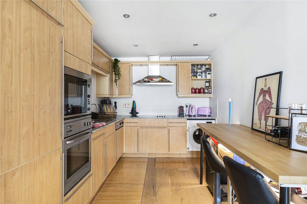 Property photo 2 of 12 Kitchen