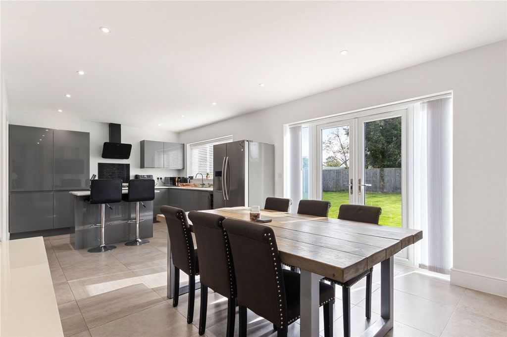 Property photo 3 of 19 Kitchen/Dining Room