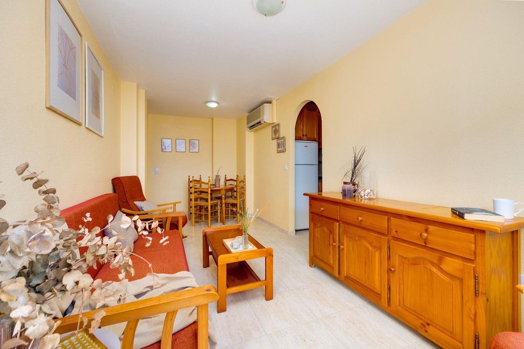 Property photo 2 of 45