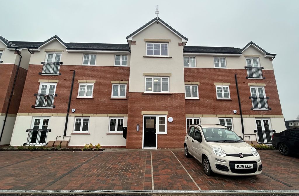 Property photo 1 of 12