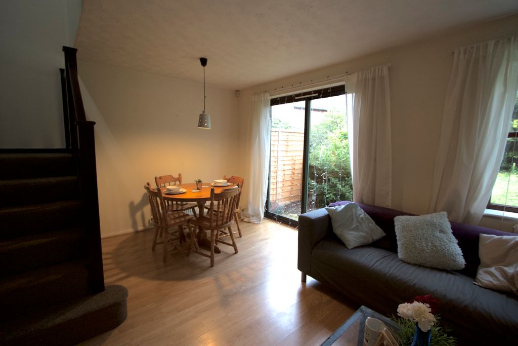 Property photo 2 of 9 Dining