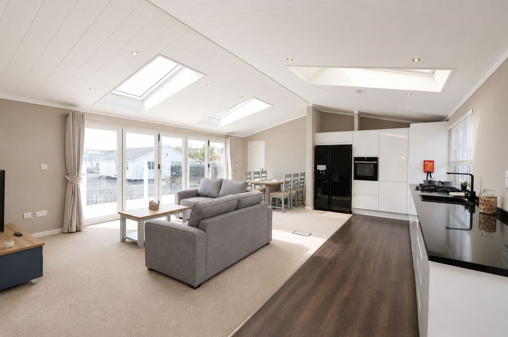 Property photo 2 of 13 Open Plan Lounge/Diner/Kitchen
