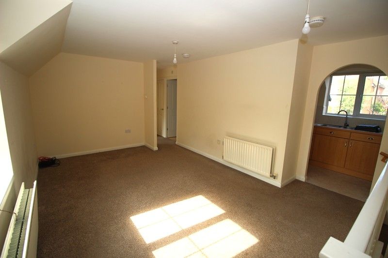 Property photo 2 of 8 Lounge