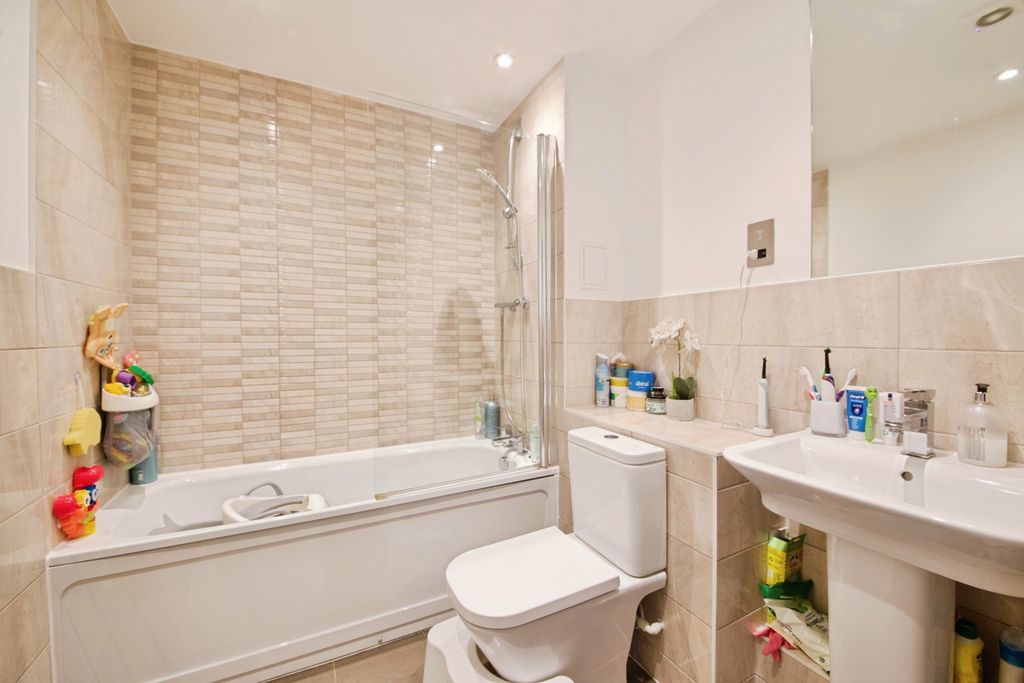 Property photo 3 of 11 Pbox-Img.Jpg