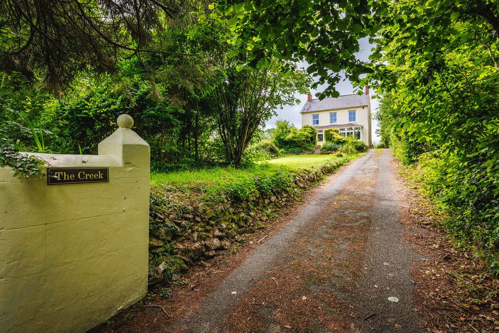 Property photo 1 of 34
