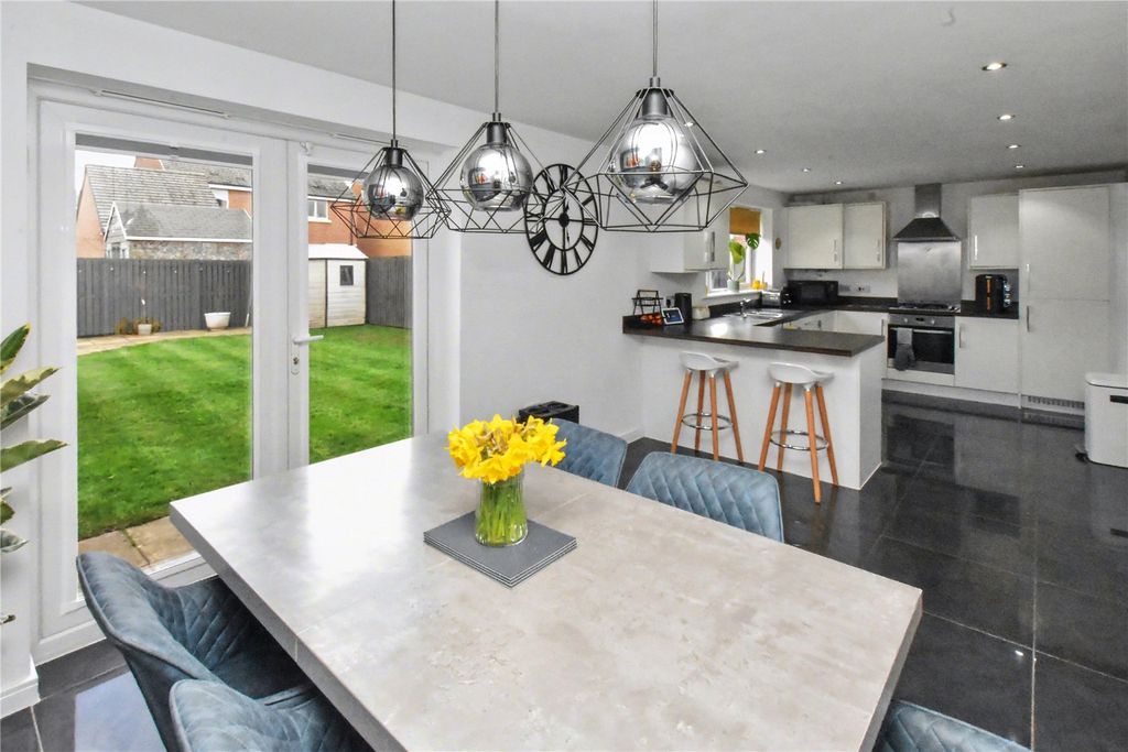 Property photo 2 of 24 Picture No. 07