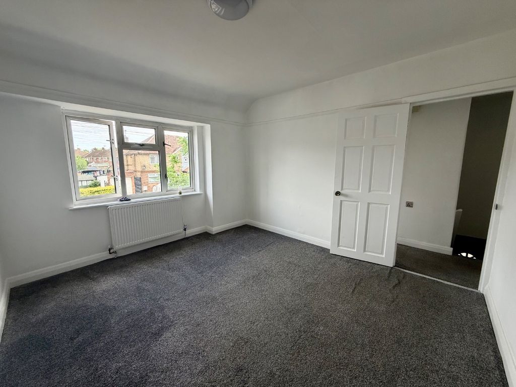 Property photo 2 of 7 5285791