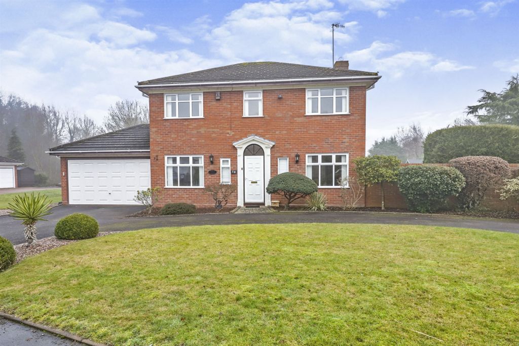 4 bed detached house for sale Swindon