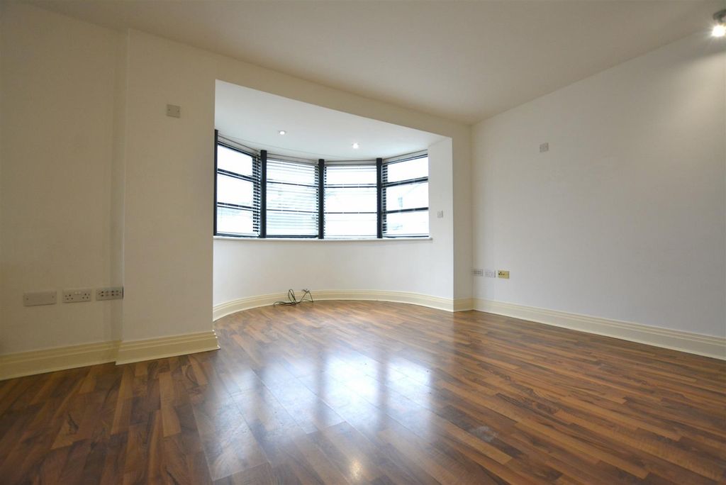 Property photo 2 of 11 Living.Jpg