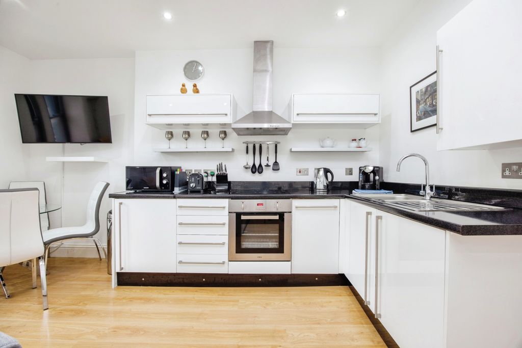 Property photo 2 of 25 Open Plan