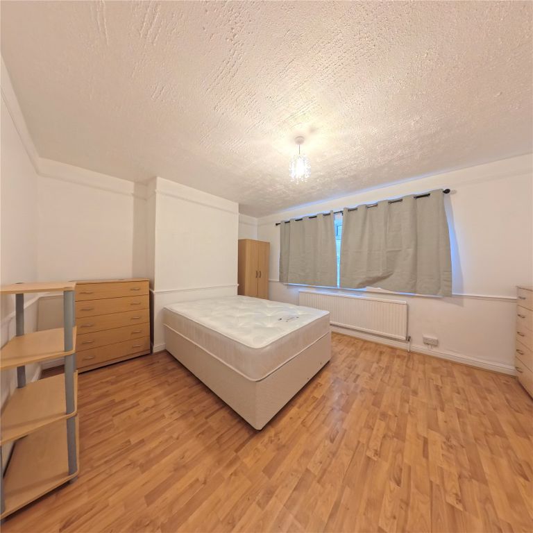 Property photo 3 of 8 Picture No. 05