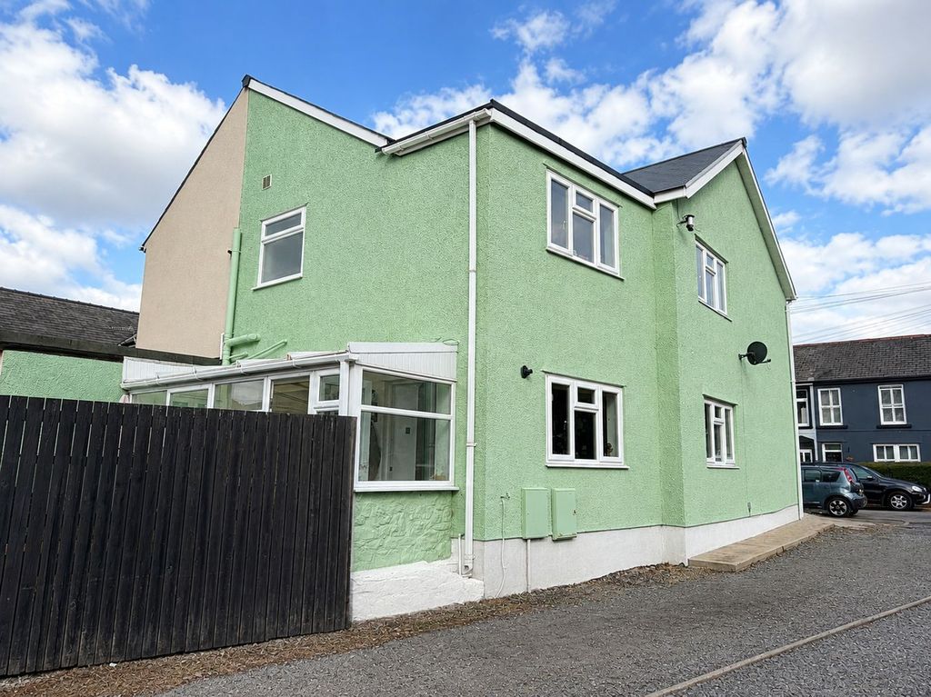 Property photo 3 of 19