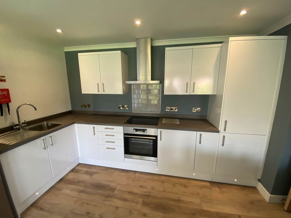 Property photo 2 of 7 Kitchen